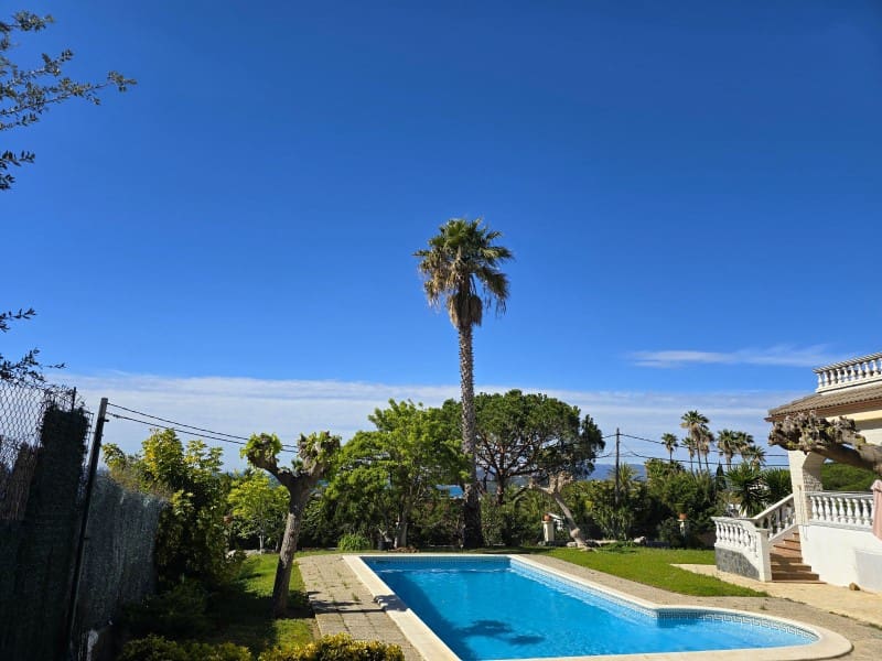8 quarto Moradia para venda em Lloret de Mar com piscina garagem - 840 000 € (Ref: 5236442)