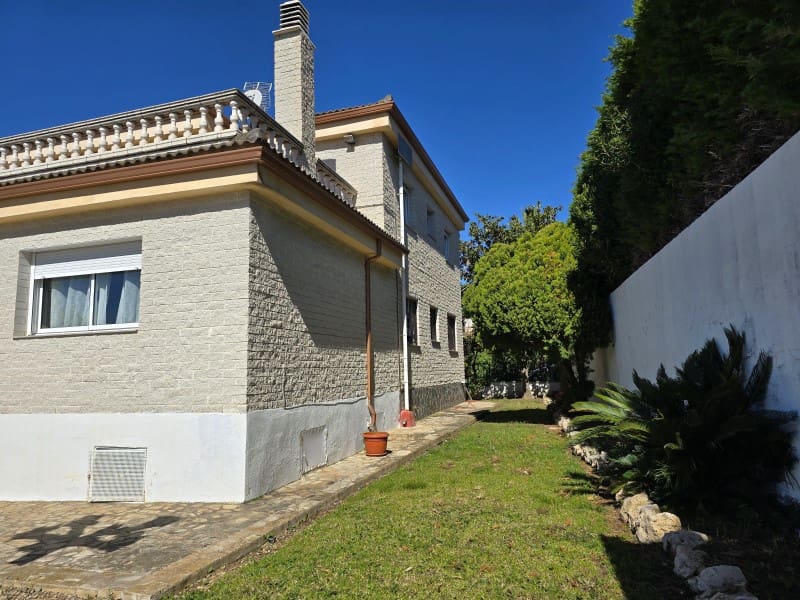 8 quarto Moradia para venda em Lloret de Mar com piscina garagem - 840 000 € (Ref: 5236442)