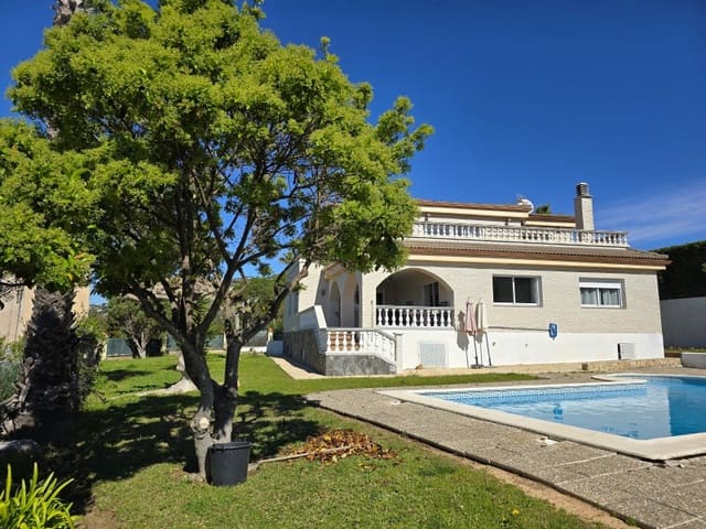 Chalet de 8 habitaciones en Montgoda, Lloret de Mar en venta con piscina garaje - 840.000 € (Ref: 5236442)