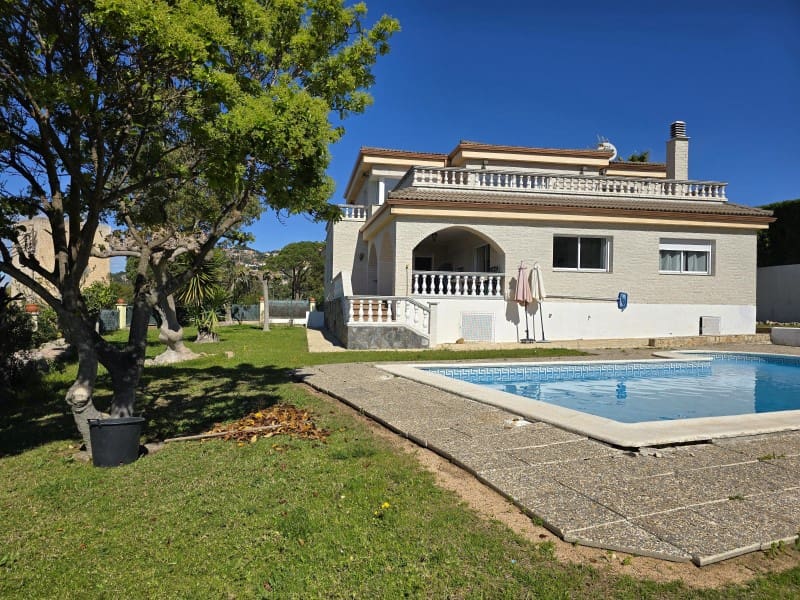 8 quarto Moradia para venda em Lloret de Mar com piscina garagem - 840 000 € (Ref: 5236442)