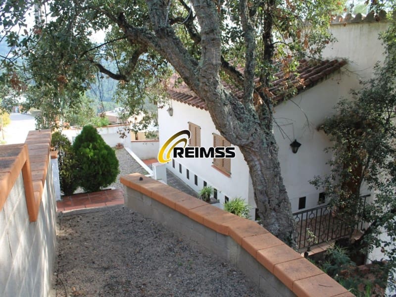 4 soveværelse Villa til salg i Lloret de Mar - € 234.000 (Ref: 5236470)