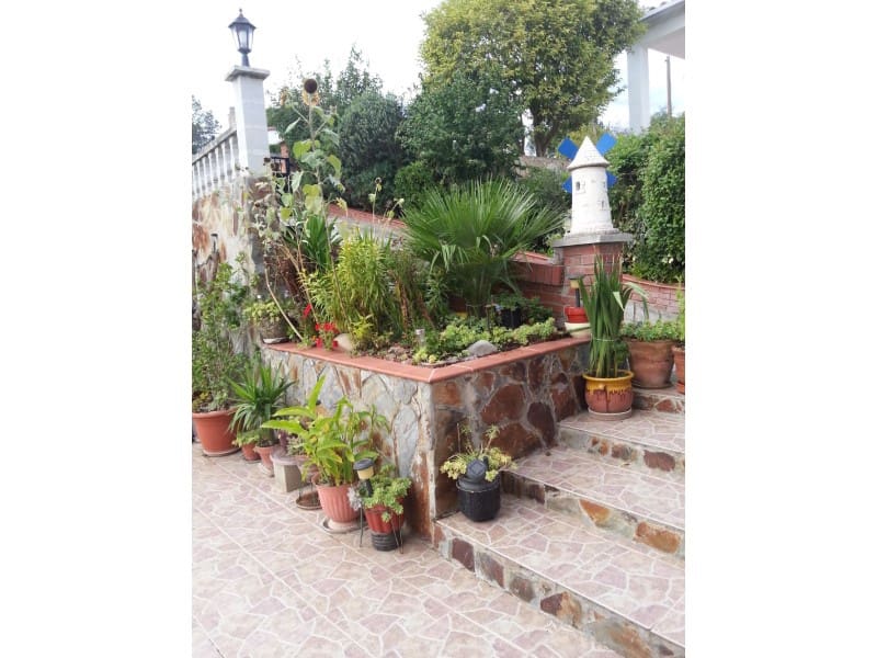 5 soveværelse Villa til salg i Macanet de la Selva med garage - € 259.000 (Ref: 5236544)