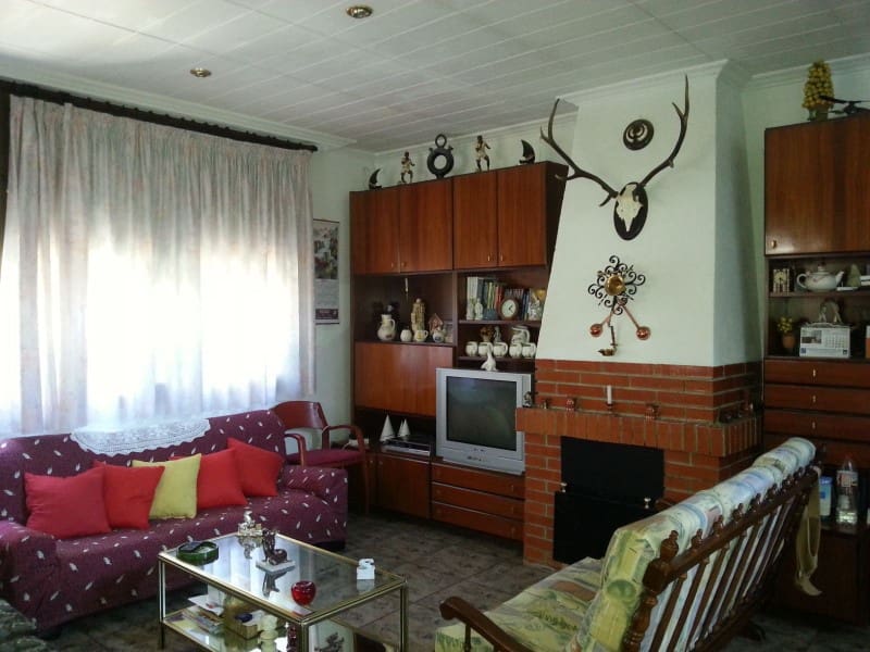 5 soveværelse Villa til salg i Macanet de la Selva med garage - € 259.000 (Ref: 5236544)