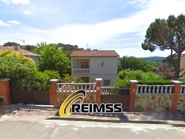 5 soveværelse Villa til salg i Maçanet de la Selva med swimmingpool garage - € 259.000 (Ref: 5236544)