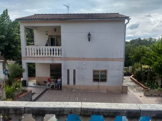 5 soveværelse Villa til salg i Maçanet de la Selva med swimmingpool garage - € 259.000 (Ref: 5236544)