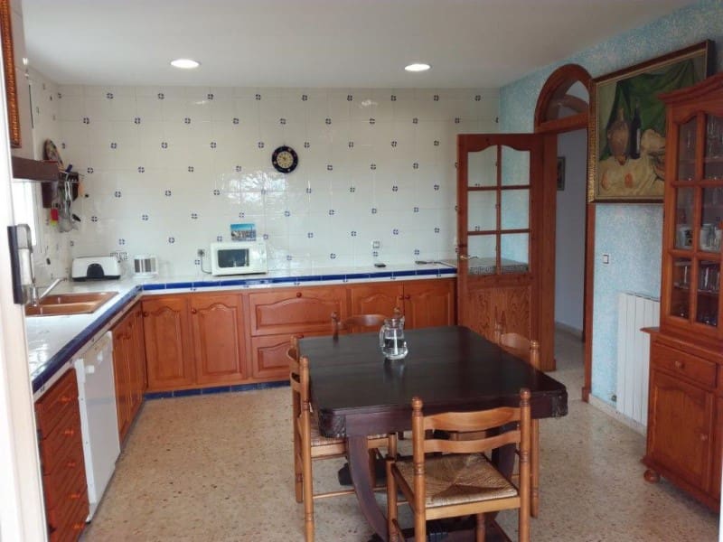 6 soveværelse Villa til salg i Macanet de la Selva med garage - € 445.000 (Ref: 5236559)