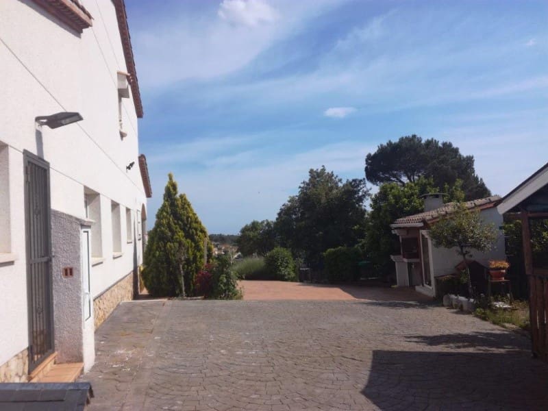 6 soveværelse Villa til salg i Macanet de la Selva med garage - € 445.000 (Ref: 5236559)