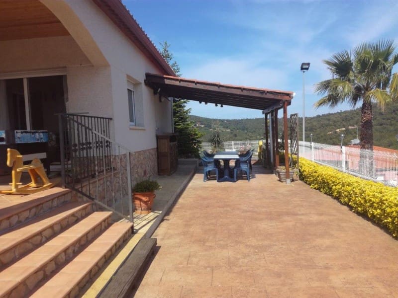 6 soveværelse Villa til salg i Macanet de la Selva med garage - € 445.000 (Ref: 5236559)