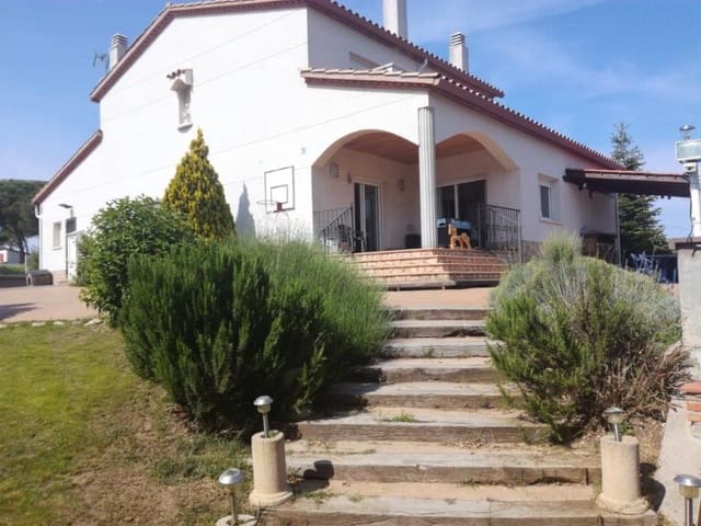 Chalet de 6 habitaciones en Maçanet de la Selva en venta con piscina garaje - 445.000 € (Ref: 5236559)