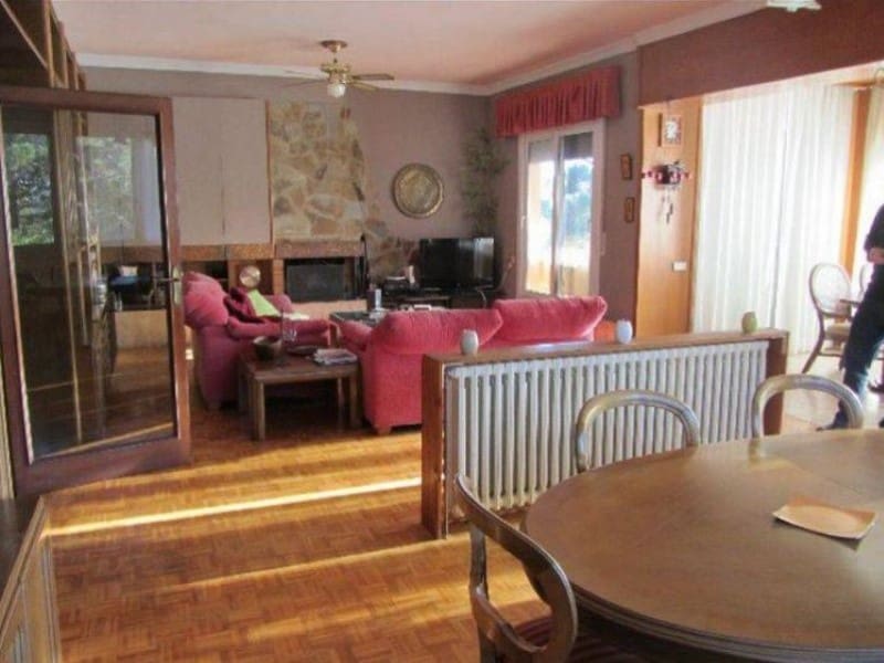 7 soverom Villa til salgs i Lloret de Mar med garasje - € 595 000 (Ref: 5236631)