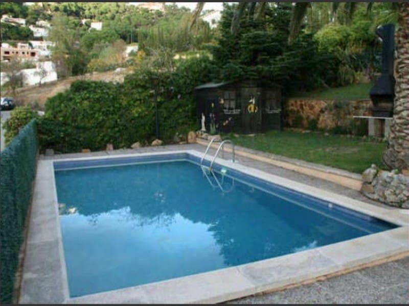 7 soverom Villa til salgs i Lloret de Mar med garasje - € 595 000 (Ref: 5236631)