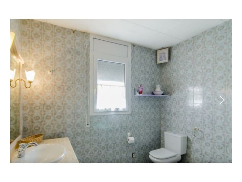 7 soverom Villa til salgs i Lloret de Mar med garasje - € 595 000 (Ref: 5236631)