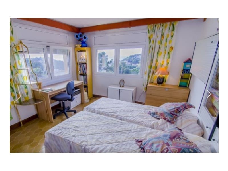 7 soverom Villa til salgs i Lloret de Mar med garasje - € 595 000 (Ref: 5236631)