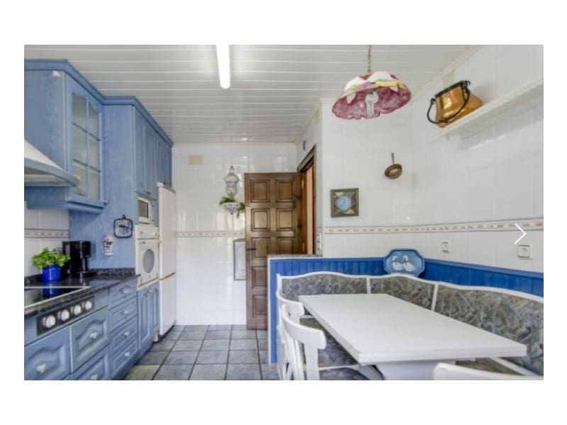 7 soverom Villa til salgs i Lloret de Mar med garasje - € 595 000 (Ref: 5236631)