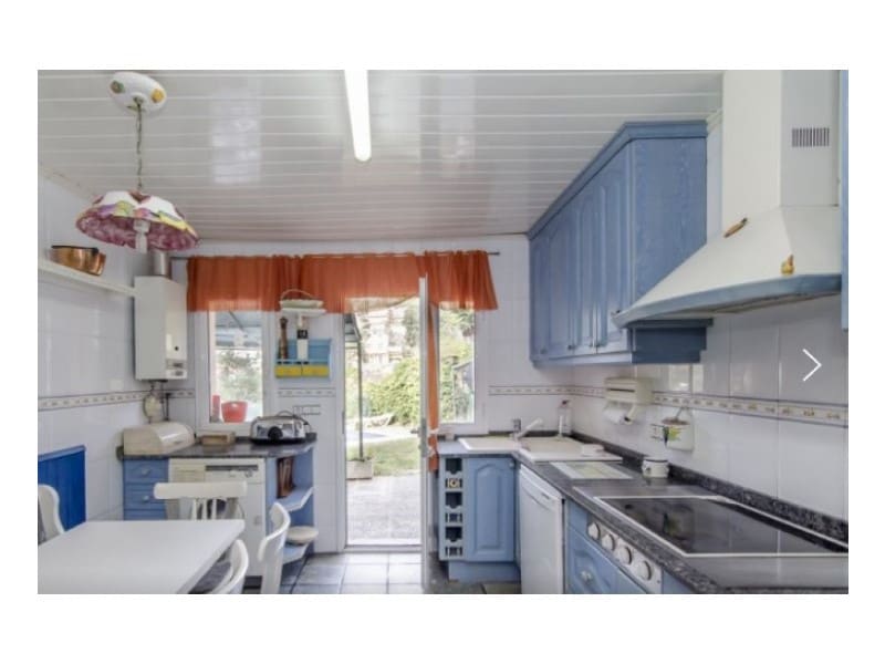 7 soverom Villa til salgs i Lloret de Mar med garasje - € 595 000 (Ref: 5236631)