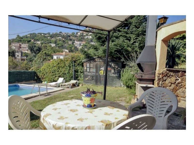 7 soverom Villa til salgs i Lloret de Mar med garasje - € 595 000 (Ref: 5236631)