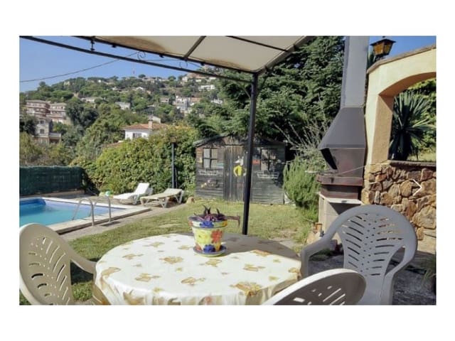 7 soverom Villa til salgs i Roca Grossa, Lloret de Mar med garasje - € 595 000 (Ref: 5236631)