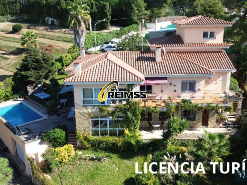 7 soverom Villa til salgs i Lloret de Mar med garasje - € 595 000 (Ref: 5236631)