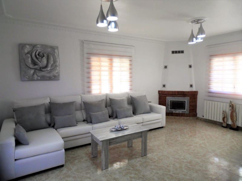 Chalet de 3 habitaciones en Lloret de Mar en venta con piscina garaje - 611.500 € (Ref: 5236682)