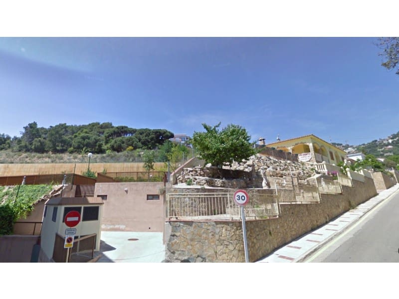 Chalet de 3 habitaciones en Lloret de Mar en venta con piscina garaje - 611.500 € (Ref: 5236682)