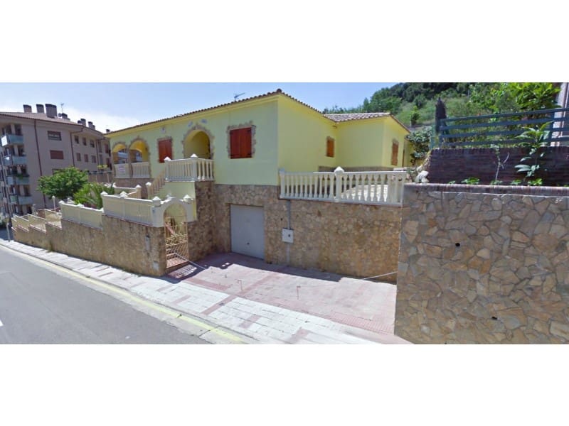 Chalet de 3 habitaciones en Lloret de Mar en venta con piscina garaje - 611.500 € (Ref: 5236682)
