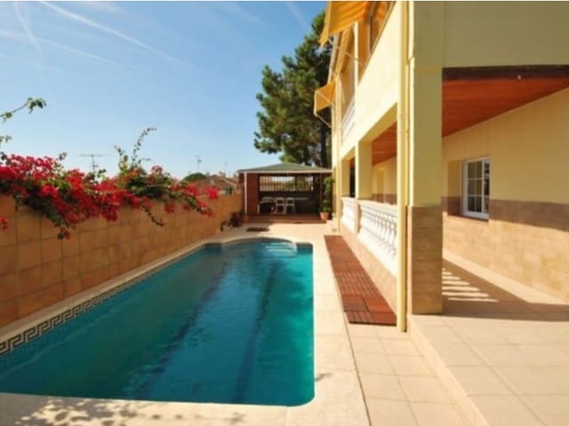 6 bedroom Villa for sale in Centre, Lloret de Mar with pool garage - € 749,000 (Ref: 5236686)