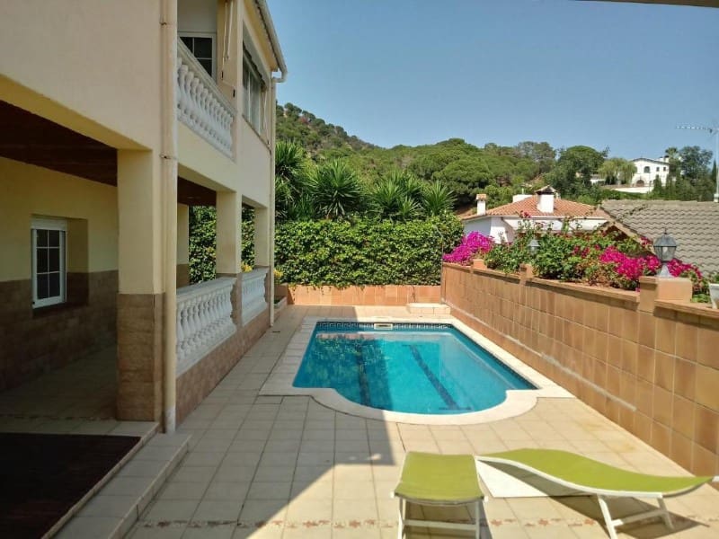 6 soveværelse Villa til salg i Lloret de Mar med swimmingpool garage - € 749.000 (Ref: 5236686)