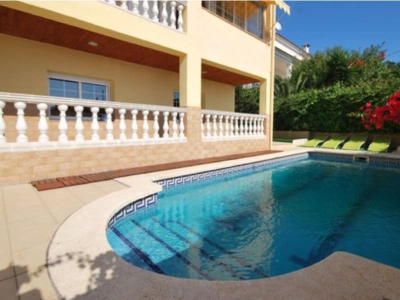 6 bedroom Villa for sale in Lloret de Mar with pool garage - € 749,000 (Ref: 5236686)