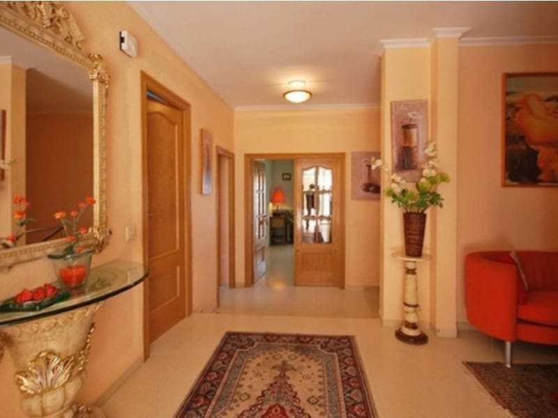 6 bedroom Villa for sale in Lloret de Mar with pool garage - € 749,000 (Ref: 5236686)
