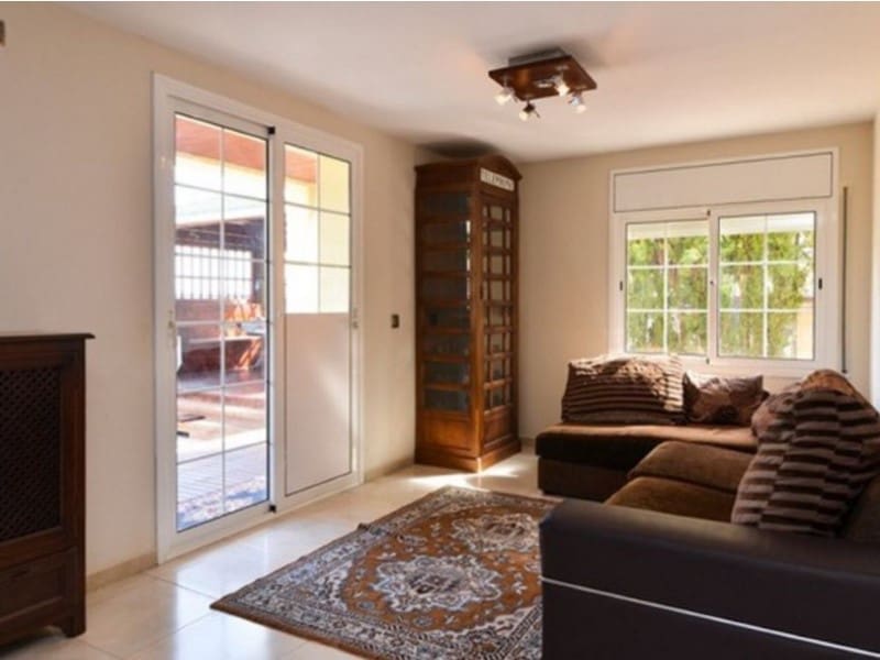 6 bedroom Villa for sale in Lloret de Mar with pool garage - € 749,000 (Ref: 5236686)