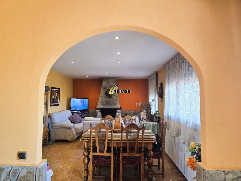 4 chambre Villa/Maison à vendre à Lloret de Mar avec garage - 367 000 € (Ref: 5338210)