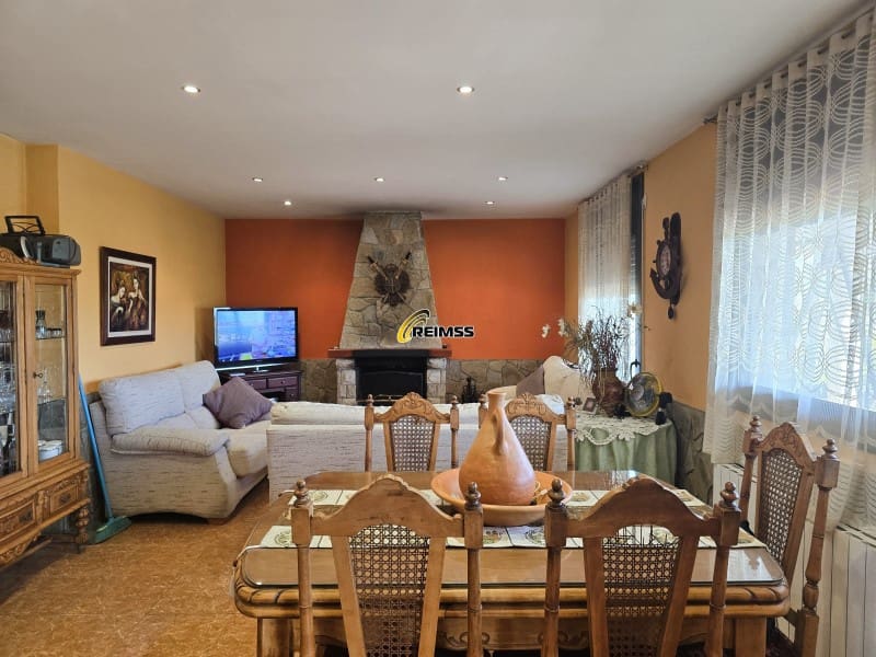 4 chambre Villa/Maison à vendre à Lloret de Mar avec garage - 367 000 € (Ref: 5338210)