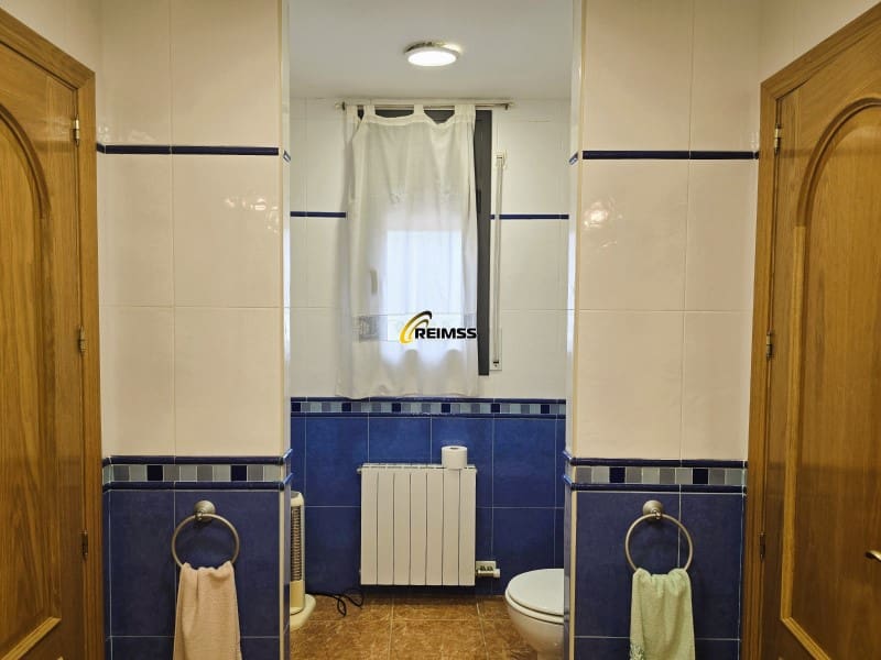 4 chambre Villa/Maison à vendre à Lloret de Mar avec garage - 367 000 € (Ref: 5338210)