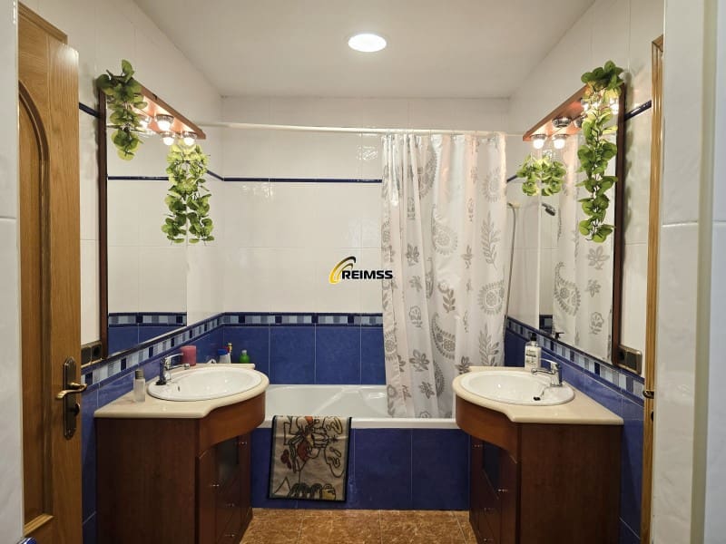 4 chambre Villa/Maison à vendre à Lloret de Mar avec garage - 367 000 € (Ref: 5338210)