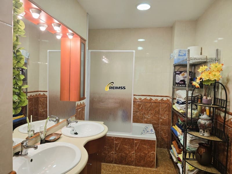 4 chambre Villa/Maison à vendre à Lloret de Mar avec garage - 367 000 € (Ref: 5338210)