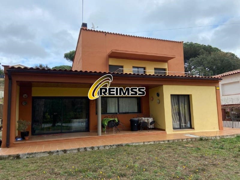 4 slaapkamer Villa te koop in Macanet de la Selva met zwembad garage - € 473.000 (Ref: 5667547)