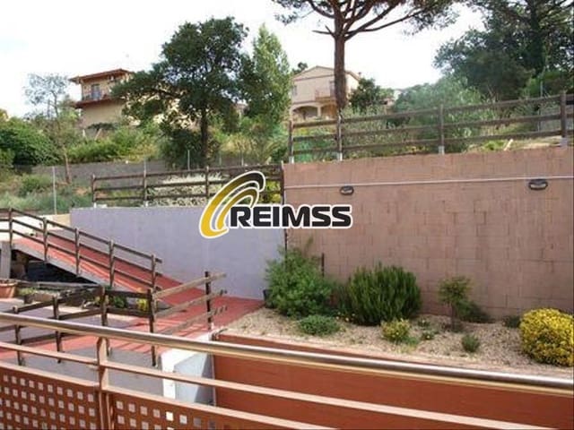 4 soveværelse Villa til salg i Maçanet de la Selva med swimmingpool garage - € 473.000 (Ref: 5667547)