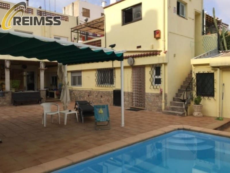 6 soveværelse Villa til salg i Pineda de Mar med swimmingpool garage - € 628.000 (Ref: 6382320)