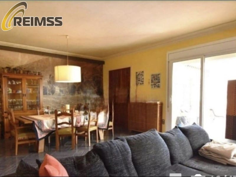 6 soveværelse Villa til salg i Pineda de Mar med swimmingpool garage - € 628.000 (Ref: 6382320)