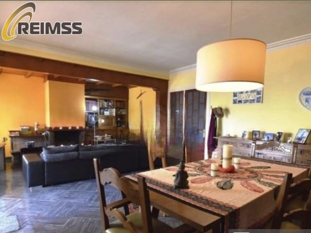 6 soveværelse Villa til salg i Pineda de Mar med swimmingpool garage - € 628.000 (Ref: 6382320)
