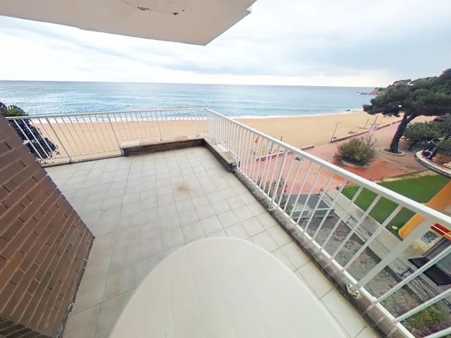 Piso de 4 habitaciones en Fenals, Lloret de Mar en venta con garaje - 900.000 € (Ref: 6423567)
