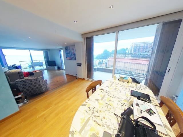 Piso de 4 habitaciones en Fenals, Lloret de Mar en venta con garaje - 900.000 € (Ref: 6423567)