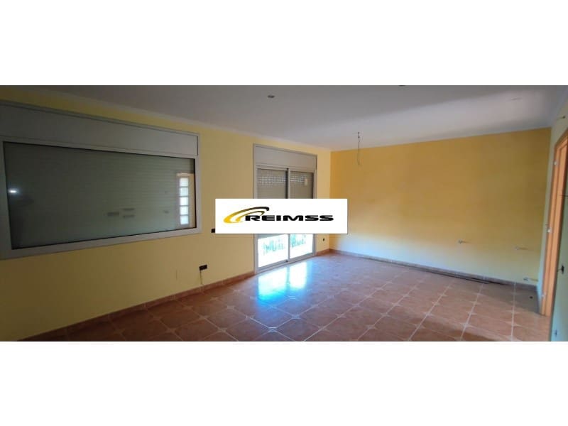 5 soveværelse Villa til salg i Macanet de la Selva med garage - € 199.500 (Ref: 6495306)