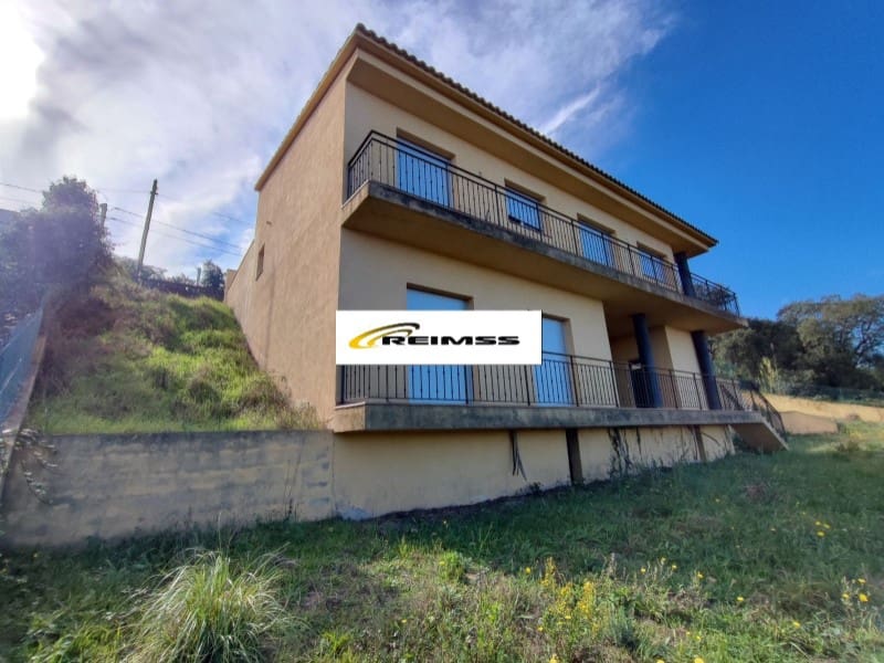 5 soveværelse Villa til salg i Macanet de la Selva med garage - € 199.500 (Ref: 6495306)