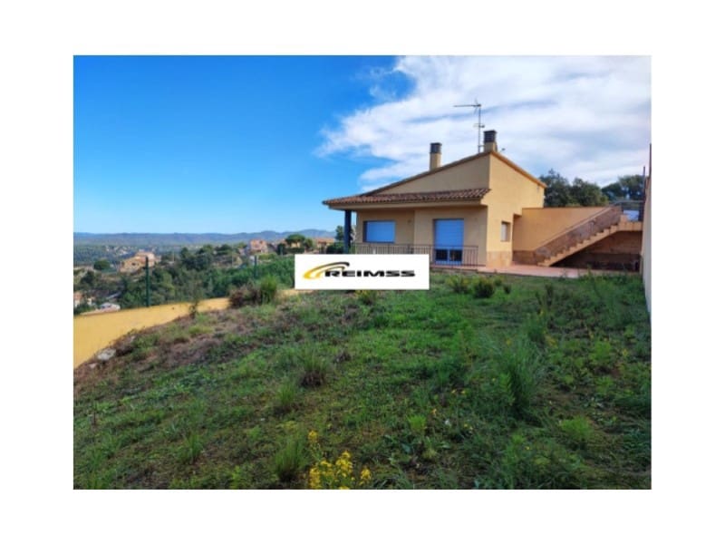 5 soveværelse Villa til salg i Macanet de la Selva med garage - € 199.500 (Ref: 6495306)