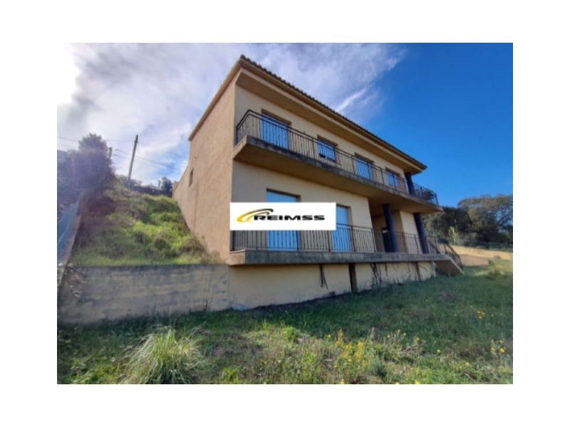 5 soveværelse Villa til salg i Macanet de la Selva med garage - € 199.500 (Ref: 6495306)