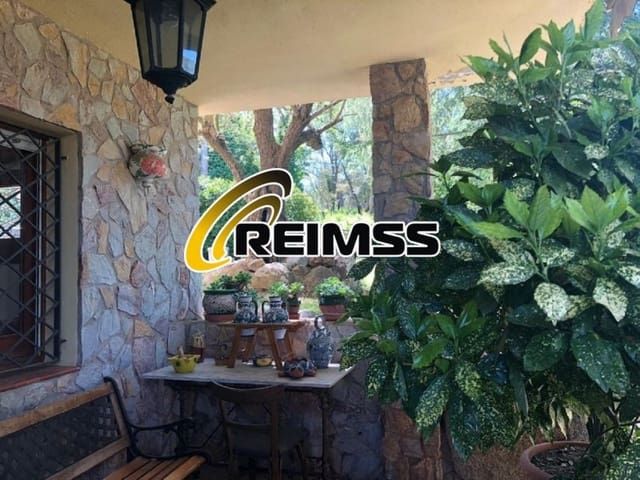 5 slaapkamer Villa te koop in Can Carbonell, Caldes de Malavella met zwembad garage - € 629.000 (Ref: 6595889)