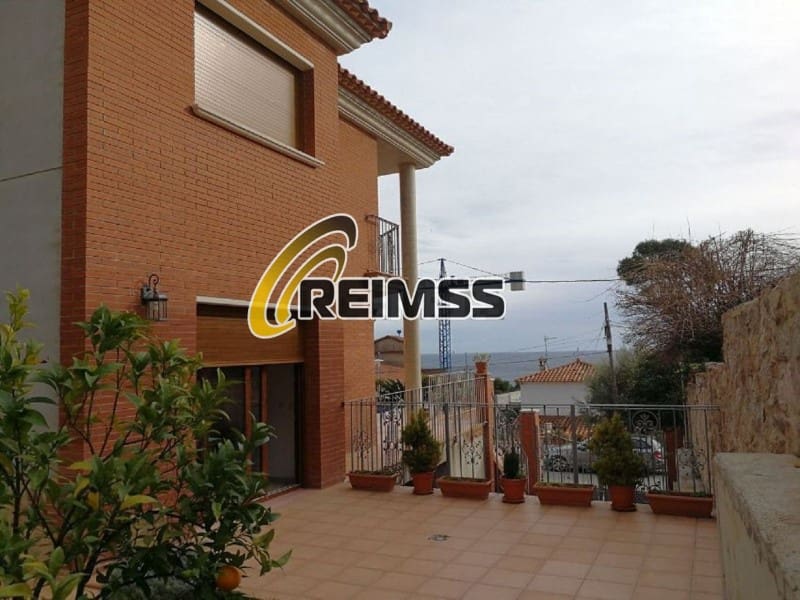 4 sypialnia Willa na sprzedaż w Platja d'Aro z basenem garażem - 1 120 000 € (Ref: 6769731)