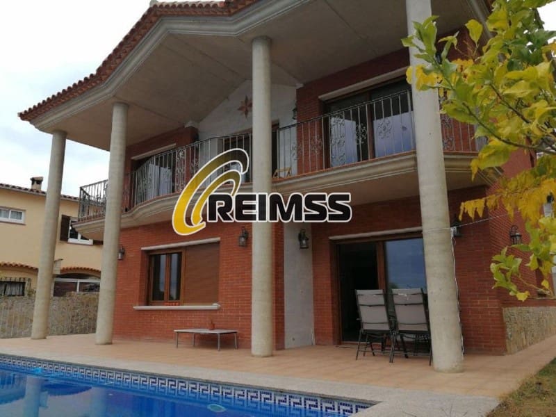 4 sypialnia Willa na sprzedaż w Platja d'Aro z basenem garażem - 1 120 000 € (Ref: 6769731)