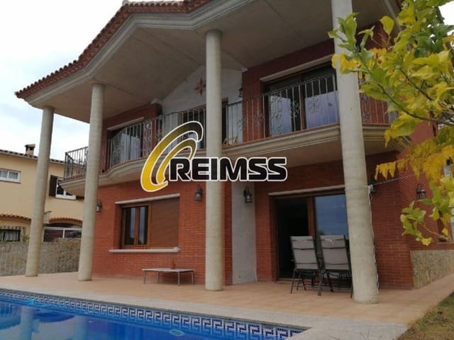 4 makuuhuone Huvila myytävänä paikassa Platja d'Aro, Castell-Platja d'Aro mukana uima-altaan 
autotalli - 1 120 000 € (Ref: 6769731)